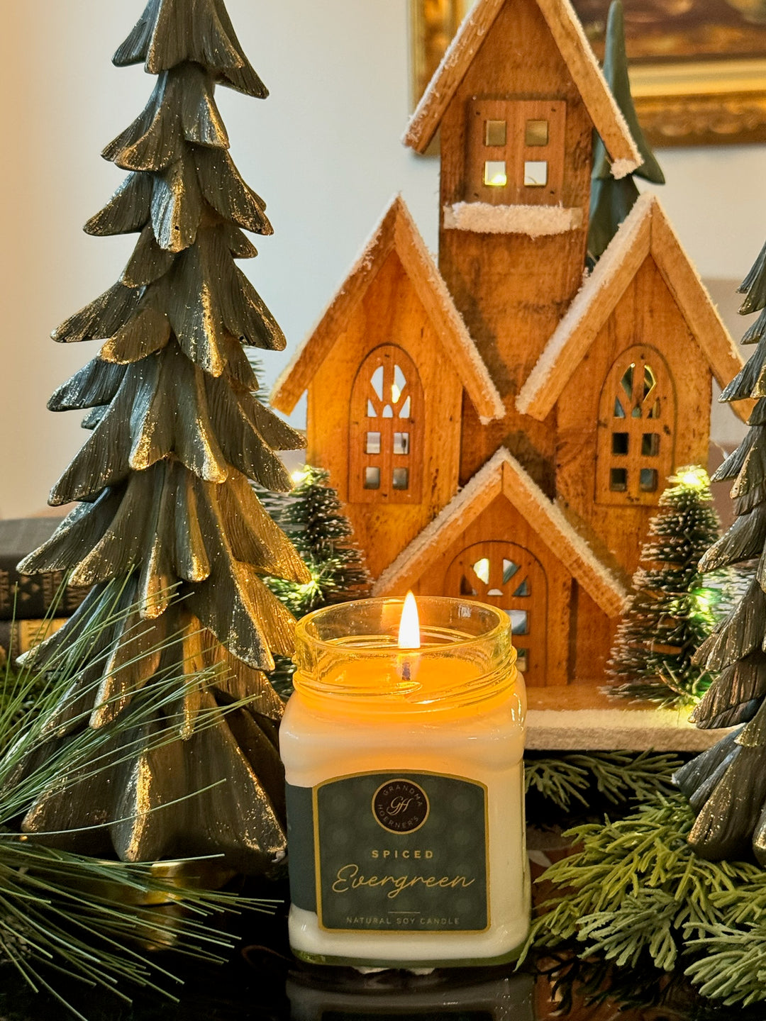 Scents Of Her Life - Spiced Evergreen Candle